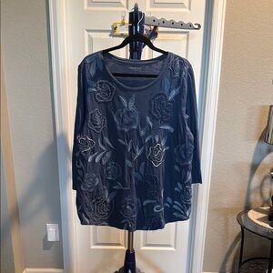 Coldwater Creek Blue embroidered floral Graphic Blouse. Size Large